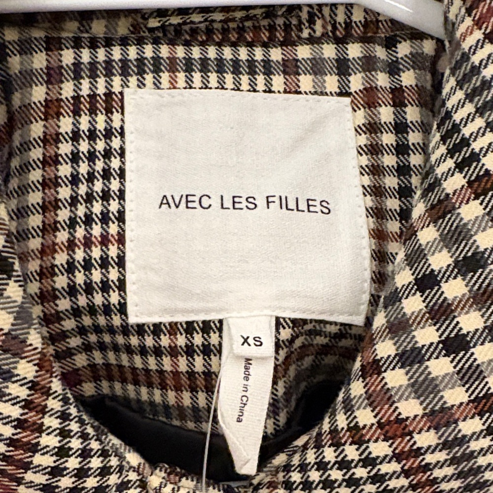 Avec Les Filles Houndstooth Blazer with Gold Buttons - Picture 2 of 5